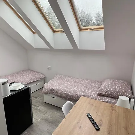 Velo - Campers & Bikes Energylandia Hostel