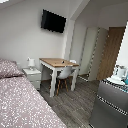 Hostel Velo - Campers & Bikes Energylandia *